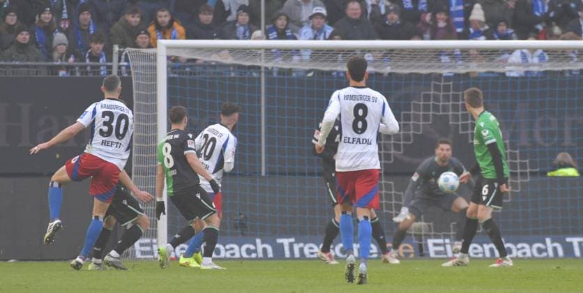 02.02.2025, xblx, Fussball 2.Bundesliga, Hamburger SV - Hannover 96 v.l. Silvan Hefti (Hamburger SV), Goal scored, Tor zum 1:0 (DFL DFB REGULATIONS PROHIBIT ANY USE OF PHOTOGRAPHS as IMAGE SEQUENCES and or QUASI-VIDEO) Hamburg