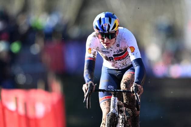 2025 UCI Cyclo-Cross WC - Women Under 23 LIEVIN, FRANCE - FEBRUARY 02 : Backstedt Zoe (GBR) in action during the 2025 UCI Cyclo-Cross World Championships for Women Under 23 on February 02, 2025 in Lievin, France, 02 02 2025 Lievin France  Copyright: xTsix