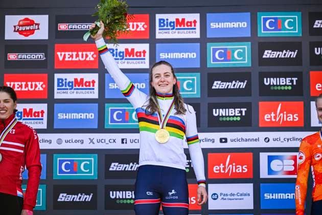 2025 UCI Cyclo-Cross WC - Women Under 23 LIEVIN, FRANCE - FEBRUARY 02 : Backstedt Zoe (GBR) on the podium during the 2025 UCI Cyclo-Cross World Championships for Women Under 23 on February 02, 2025 in Lievin, France, 02 02 2025 Lievin France  Copyright: xNicoxVereeckenx