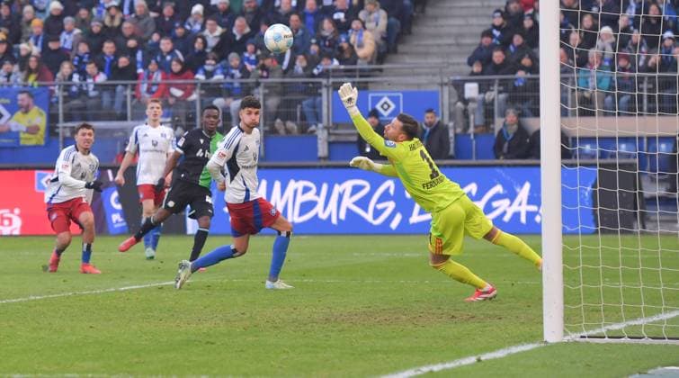 02.02.2025, xblx, Fussball 2.Bundesliga, Hamburger SV - Hannover 96 v.l. Rabbi Matondo (Hannover 96), Goal scored, Tor zum 1:2, (DFL DFB REGULATIONS PROHIBIT ANY USE OF PHOTOGRAPHS as IMAGE SEQUENCES and or QUASI-VIDEO) Hamburg