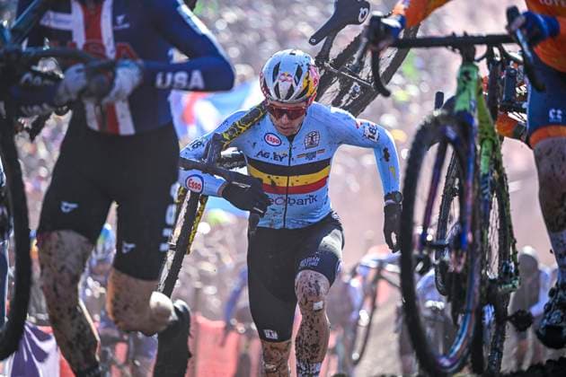 2025 UCI Cyclo-Cross WC - Men Elite LIEVIN, FRANCE - FEBRUARY 02 : Van Aert Wout (BEL) in action during the 2025 UCI Cyclo-Cross World Championships for Men Elite on February 02, 2025 in Lievin, France, 02 02 2025 Lievin France  Copyright: xNicoxVereeckenx