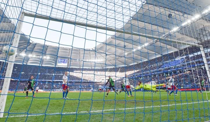 02.02.2025, xblx, Fussball 2.Bundesliga, Hamburger SV - Hannover 96 v.l. Rabbi Matondo (Hannover 96), Goal scored, Tor zum 1:2 (DFL DFB REGULATIONS PROHIBIT ANY USE OF PHOTOGRAPHS as IMAGE SEQUENCES and or QUASI-VIDEO) Hamburg