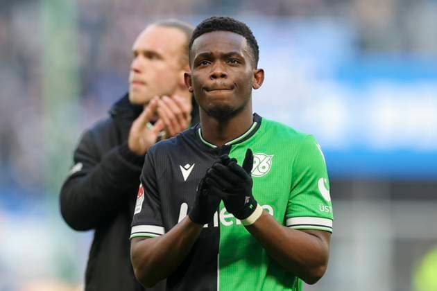 Rabbi Matondo (Hannover 96) jubelt, 2. Bundesliga, Hamburger SV vs Hannover 96, Volksparkstadion am 02. February 2025 in Hamburg, Deutschland. (Foto von Marco Steinbrenner DeFodi Images) Rabbi Matondo (Hannover 96) cheers, 2. Bundesliga, Hamburger SV vs Hannover 96, Volksparkstadion, February 2, 2025 in Hamburg, Germany. (Photo by Marco Steinbrenner DeFodi Images) DFB DFL REGULATIONS PROHIBIT ANY USE OF PHOTOGRAPHS AS IMAGE SEQUENCES AND OR QUASI-VIDEO. Defodi-700_hsv_hannover_20250102_096