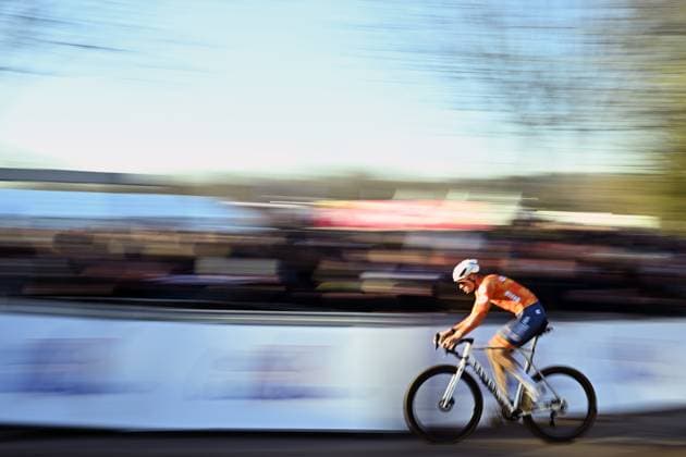 Dutch Mathieu Van Der Poel pictured in action during the elite men competition of the UCI cyclocross World Championship, WM, Weltmeisterschaft in Lievin, France, Sunday 02 February 2025. The world championships are taking place from 31 January until 02 February. JASPERxJACOBS  x111650813x
