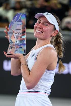 Sport Bilder des Tages TENNIS - WTA, Tennis Damen Upper Austria Ladies Linz LINZ,AUSTRIA,02.FEB.25 - TENNIS - WTA Tour, Upper Austria Ladies Linz. Image shows Ekaterina Alexandrova (RUS).  GEPAxpictures xChristianxMoser