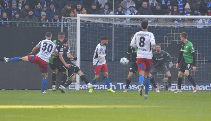 02.02.2025, xblx, Fussball 2.Bundesliga, Hamburger SV - Hannover 96 v.l. Silvan Hefti (Hamburger SV), Goal scored, Tor zum 1:0 (DFL DFB REGULATIONS PROHIBIT ANY USE OF PHOTOGRAPHS as IMAGE SEQUENCES and or QUASI-VIDEO) Hamburg