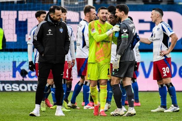 Sven Höh Torwarttrainer Heuer Fernandes Daniel ( HSV ) Ron-Robert Zieler ( Hannover ) Deutschland , Hamburg , Volksparkstadion , Fussball , 2 . Bundesliga , Hamburger SV - Hannover 96