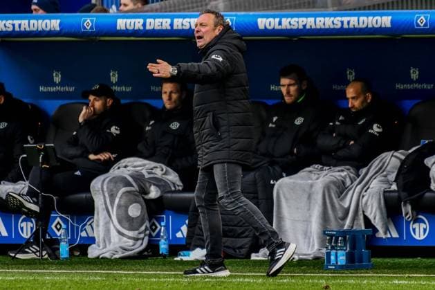 André Breitenreiter Trainer ( Hannover ) Deutschland , Hamburg , Volksparkstadion , Fussball , 2 . Bundesliga , Hamburger SV - Hannover 96