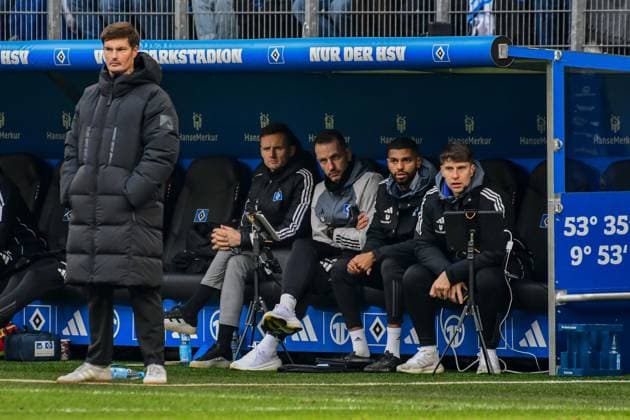 Trainer Merlin Polzin Claus Costa Direktor Profifußball Sven Höh Torwarttrainer Co - Trainer Richard Krohn Loic Fave ( HSV ) Deutschland , Hamburg , Volksparkstadion , Fussball , 2 . Bundesliga , Hamburger SV - Hannover 96