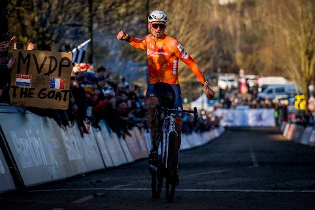 Dutch Mathieu Van Der Poel celebrates as he crosses the finish line to win the elite men competition of the UCI cyclocross World Championship, WM, Weltmeisterschaft in Lievin, France, Sunday 02 February 2025. The world championships are taking place from 31 January until 02 February. JASPERxJACOBS  x111654678x