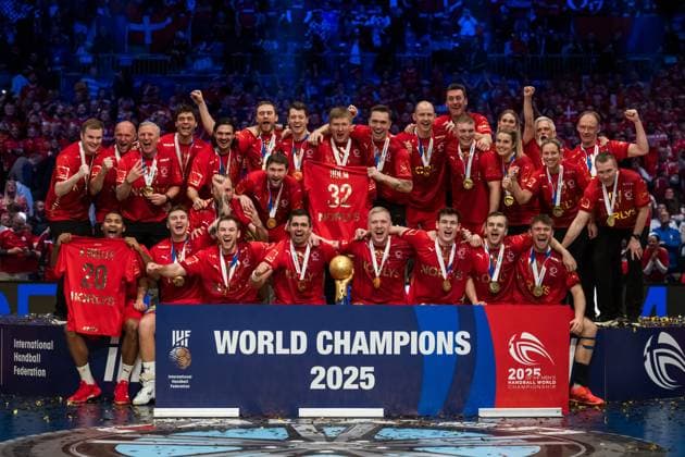 250202 Players of Denmark celebrate after the 2025 IHF World Men s Handball Championship final between Croatia and Denmark on February 2, 2025 in Oslo. Photo: Vegard Grott BILDBYRAN kod VG VG0713 bbeng handball handboll handball ihf 2025 world mens handball championship handball-vm handbolls-vm vm danmark denmark croatia kroatia kroatien final finale jubel Copyright: VEGARDxGRoTT BB250202VG126