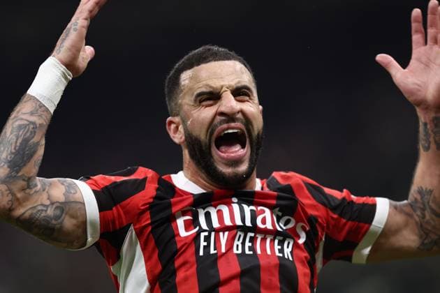 Sport Bilder des Tages Ac Milan - FC Internazionale Kyle Walker of Ac Milan celebrates during the Serie A match beetween Ac Milan and FC Internazionale at Stadio Giuseppe Meazza on February 2, 2025 in Milano, Italy . Milano Stadio Giuseppe Meazza Italy Copyright: xMarcoxCanonierox