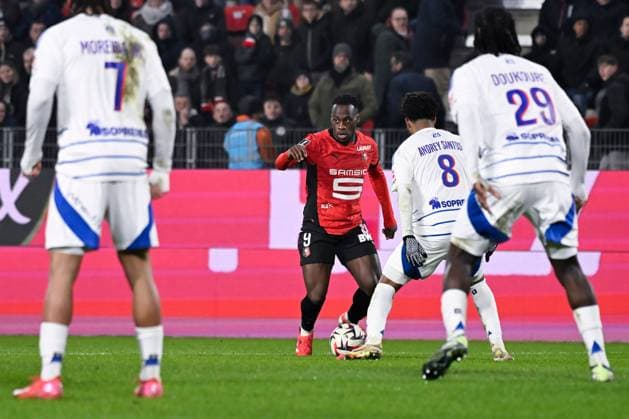 FOOTBALL : Rennes vs Strasbourg - Ligue 1 - 02 02 2025 Arnaud Kalimuendo ( 9 - Rennes ) and Andrey Santos ( 8 - Strasbourg ) during the Ligue 1 match between Stade Rennais FC and Racing Club de Strasbourg at Roazhon Park on February 02, 2025 in Rennes, France. ( Photo by Dante Badano PsnewZ ) - RennesFrance  Copyright: xDantexBadanox