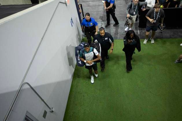 February 2, 2025, Frisco, Texas, USA: CHRISTIAN EUBANKS (USA) walks back into the locker room during round 2 of the qualifiers at the Dallas Open at the Star in Frisco, TX. CHRIS EUBANKS (USA) defeated JACK PINNINGTON JONES (GBR), 12-4. Frisco USA - ZUMAh193 20250202_zsp_h193_002 Copyright: xDanielxMcGregor-Huyerx