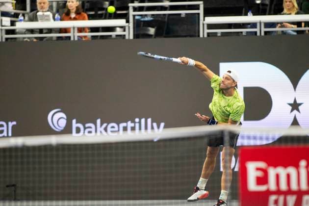 February 2, 2025, Frisco, Texas, USA: JAMES DUCKWORTH (AUS) serves the ball during round 2 of the qualifiers at the Dallas Open at the Star in Frisco, TX. ETHAN QUINN (USA) defeated JAMES DUCKWORTH (AUS), 14-11. Frisco USA - ZUMAh193 20250202_zsp_h193_009 Copyright: xDanielxMcGregor-Huyerx