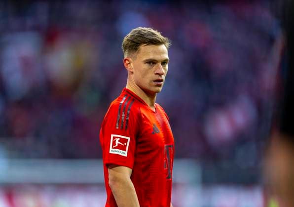 01.02.2025, Fussball 1. Bundesliga 2024 2025, 20. Spieltag, FC Bayern München - Holstein Kiel, in der Allianz-Arena München. Joshua Kimmich (FC Bayern München) nachdenklich