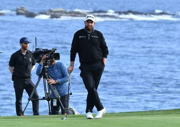 February 2, 2025, Pebble Beach, Ca, USA: Shane Lowry is seen on the 18th hole during the final round of the AT&T Pebble Beach Pro-Am 2025 at Pebble Beach Golf Links on February 02, 2025 in Pebble Beach, California. Photo: Casey Flanigan imageSPACE Pebble Beach USA - ZUMAi237 20250202_zsa_i237_108 Copyright: xFlanigan Imagespacex