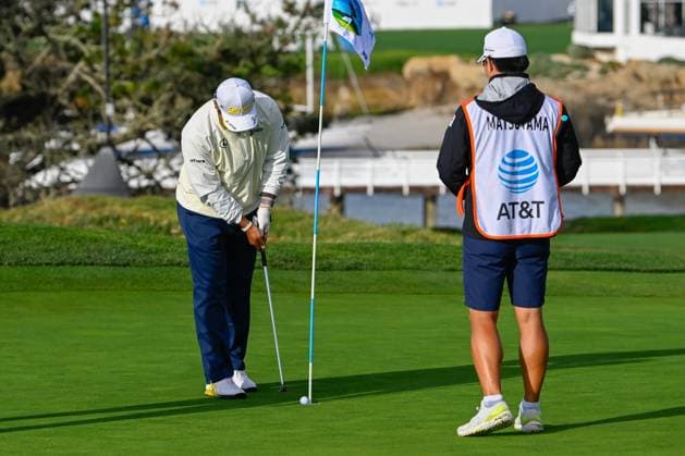 PEBBLE BEACH, CA - FEBRUARY 02: Hideki Matsuyama (JPN) sinks his par putt on 4 during the final round of the AT&T Pebble Beach Pro-Am at Pebble Beach Golf Links on February 2, 2025, in Pebble Beach, California. (Photo by Ken Murray Icon Sportswire) GOLF: FEB 02 PGA, Golf Herren AT&T Pebble Beach Pro-Am EDITORIAL USE ONLY Icon250202017