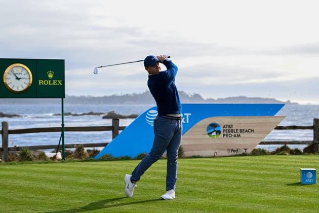 PEBBLE BEACH, CA - FEBRUARY 02: Rory McIlroy (NIR) watches his tee shot on 18 during the final round of the AT&T Pebble Beach Pro-Am at Pebble Beach Golf Links on February 2, 2025, in Pebble Beach, California. (Photo by Ken Murray Icon Sportswire) GOLF: FEB 02 PGA, Golf Herren AT&T Pebble Beach Pro-Am EDITORIAL USE ONLY Icon250202025