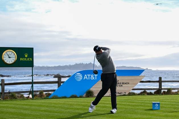 PEBBLE BEACH, CA - FEBRUARY 02: Sepp Straka (USA) watches his tee shot on 18 during the final round of the AT&T Pebble Beach Pro-Am at Pebble Beach Golf Links on February 2, 2025, in Pebble Beach, California. (Photo by Ken Murray Icon Sportswire) GOLF: FEB 02 PGA, Golf Herren AT&T Pebble Beach Pro-Am EDITORIAL USE ONLY Icon250202026