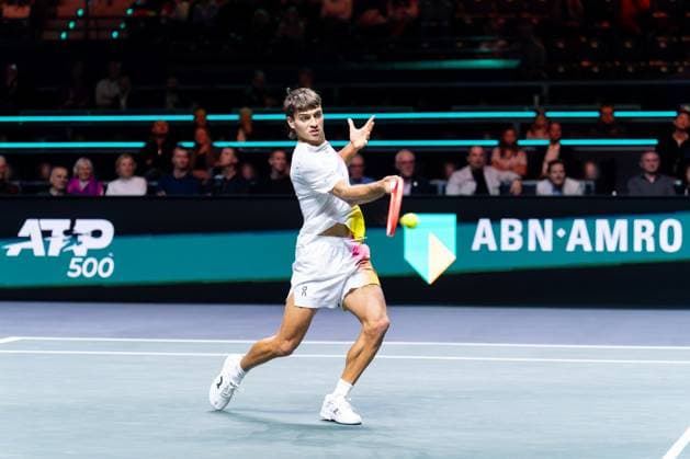 2025-02-03 ABN AMRO Open Day One ROTTERDAM, NETHERLANDS - FEBRUARY 3: Flavio Cobolli of Italy in action during Day One of the ABN AMRO Open at Rotterdam Ahoy on February 3, 2025 in Rotterdam, Netherlands. (Photo by Joris Verwijst BSR Agency) Rotterdam Netherlands Content not available for redistribution in The Netherlands directly or indirectly through any third parties. Copyright: xBSRxAgencyx