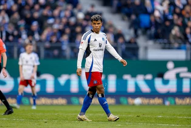 Hamburg, 2. Februar 2025 - Fußball, 2. Bundesliga 2024 25, Hamburger SV - Hannover 96: Ransford-Yeboah Königsdörffer (Hamburger SV, 11) DFL REGULATIONS PROHIBIT ANY USE OF PHOTOGRAPHS AS IMAGE SEQUENCES AND OR QUASI-VIDEO.