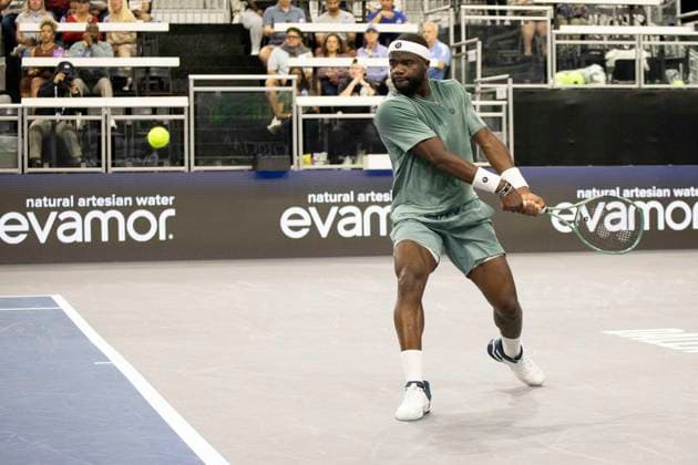 February 3, 2025, Frisco, Texas, USA: FRANCIS TIAFOE (USA) uses a backhand in a singles match during day three of the 2025 Dallas Open at the Star in Frisco, TX. Tiafoe defeated Daniel, 6:1, 3:6, 6:4. Frisco USA - ZUMAh193 20250203_zsp_h193_044 Copyright: xDanielxMcGregor-Huyerx