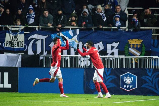Fußball, Coupe de France, ESTAC Troyes - Stade Brestois FOOTBALL : ESTAC Troyes vs Stade Brestois - Coupe de France - 8e de Finale - 04 02 2025 Joie des joueurs du Stade Brestois aprÃ s le but de Ibrahim Salah (Stade Brestois) TroyesFrance  Copyright: xBaptistexAutissierx