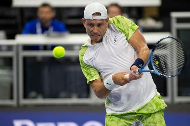 February 4, 2025, Frisco, Texas, USA: JAMES DUCKWORTH (AUS) returns with a fore hand in a singles match against CASPER RUUD (NOR) during day four of the 2025 Dallas Open at the Star in Frisco, TX. CASPER RUUD (NOR) defeated JAMES DUCKWORTH (AUS), 7:5, 4:6, 6:2. Frisco USA - ZUMAh193 20250204_zsp_h193_040 Copyright: xDanielxMcGregor-Huyerx