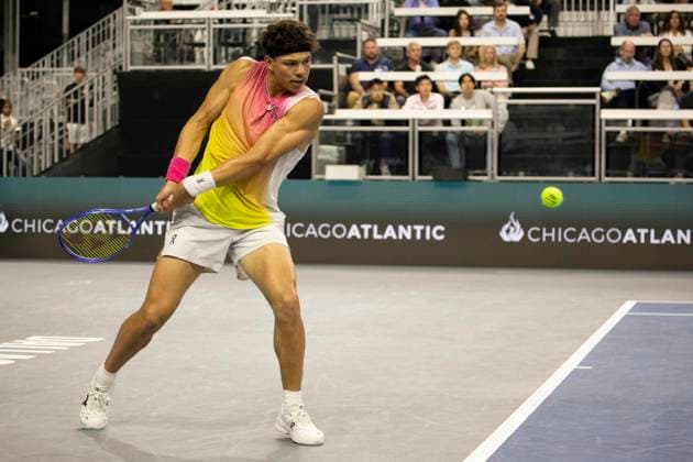 February 4, 2025, Frisco, Texas, USA: BEN SHELTON (USA) returns with a backhand in a singles match against ALEKSANDAR VUKIC (AUS) during day four of the 2025 Dallas Open at the Star in Frisco, TX. BEN SHELTON (USA) defeated ALEKSANDR VUKIC (AUS), 6:3, 6:3. Frisco USA - ZUMAh193 20250204_zsp_h193_042 Copyright: xDanielxMcGregor-Huyerx