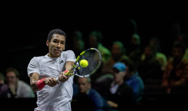 ROTTERDAM - Felix Auger-Aliassime (CAN) in action against Andrea Vavassori (ITA) on the third day of the ABN AMRO Open tennis tournament in Ahoy. ANP SANDER KING ABN AMRO Open - Day Three 2025 xVIxANPxSportx xxANPxIVx 519185832 originalFilename: 519185832.jpg