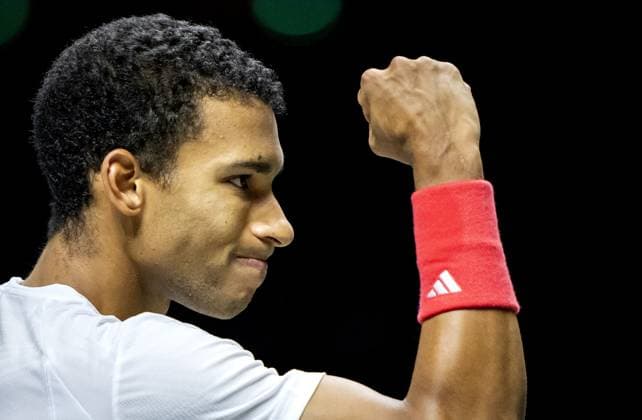 ROTTERDAM - Felix Auger-Aliassime (CAN) in action against Andrea Vavassori (ITA) on the third day of the ABN AMRO Open tennis tournament in Ahoy. ANP SANDER KING ABN AMRO Open - Day Three 2025 xVIxANPxSportx xxANPxIVx 519186138 originalFilename: 519186138.jpg