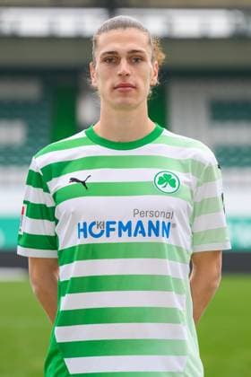 26.01.2024 - SpVgg Greuther Fürth ( Kleeblatt Spielvereinigung ) - 2. Fussball Bundesliga - Saison 2023 2024 - Fototermin Porträttermin Vorstellung Präsentation Pressetermin - - Einzelbild Einzelfoto Portrait Porträt Kopfbild - Noah Loosli (25, SpVgg Greuther Fürth )