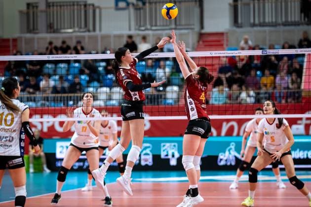 CEV Challenge Cup Halbfinale SC Potsdam - Roma Volley; 05.02.2025 CEV Challenge Cup SC Potsdam - Roma Volley; 4 SCP Jenna Ewert; 11 SCP Sabrina Starks Copyright: xBEAUTIFULxSPORTS NicolxMarschallx
