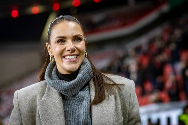 Sport Themen der Woche KW06 Sport Bilder des Tages DFB-Pokal, Viertelfinale: Bayer 04 Leverkusen - 1. FC Köln, 05.02.2025 ARD TV-Expertin Esther Sedlaczek; Leverkusen, 05.02.2025 - DFB-Pokal, Viertelfinale: Bayer 04 Leverkusen - 1. FC Köln in der BayArena in Leverkusen. DFL REGULATIONS PROHIBIT ANY USE OF PHOTOGRAPHS AS IMAGE SEQUENCES AND OR QUASI-VIDEO. *** DFB Pokal, Quarterfinal Bayer 04 Leverkusen 1 FC Köln, 05 02 2025 ARD TV Expert Esther Sedlaczek Leverkusen, 05 02 2025 DFB Pokal, Quarterfinal Bayer 04 Leverkusen 1 FC Köln in the BayArena in Leverkusen DFL REGULATIONS PROHIBIT ANY USE OF PHOTOGRAPHS AS IMAGE SEQUENCES AND OR QUASI VIDEO Copyright: xBEAUTIFULxSPORTS AxelxKohringx