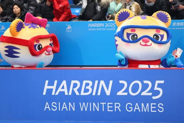 Sport Themen der Woche KW06 Sport Bilder des Tages General view, FEBRUARY 6, 2025 - Curling : Mixed Doubles Round Robin Group A match between Japan - Kuwait during the Harbin 2025 Asian Winter games, Winterspiele,Spiele, Summer games at Harbin Pingfang District Curling Arena in Harbin, China. Noxthirdxpartyxsales  (280756914)