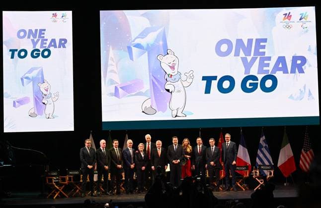 Sport Themen der Woche KW06 Sport Bilder des Tages February 6, 2025, Milan, Italy: The president of the International Olympic Committee (IOC), Thomas Bach (C), poses with representatives of Olympic Committees pose during the One Year To Go to the Milano-Cortina 2026 Winter Olympic Games, Olympische Spiele, Olympia, OS event in Milan, Italy, 6 February 2025. ANSA DANIEL DAL ZENNARO ++ Milano-Cortina -1 anno: Bach, l Italia è pronta ++  - ZUMAa110 20250206_zaf_a110_004 Copyright: xDanielxDalxZennarox