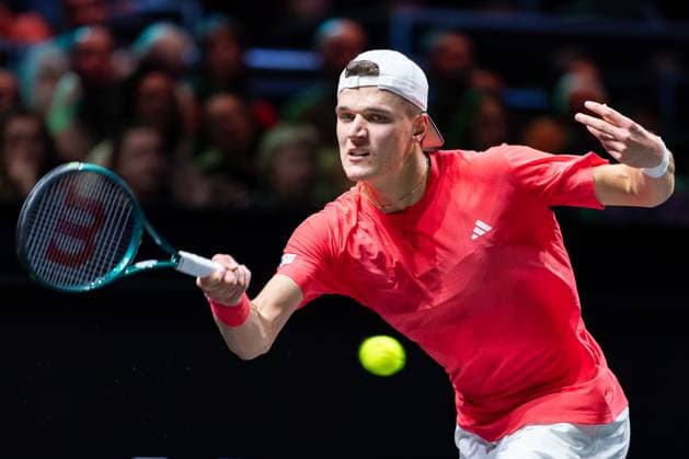 Sport Bilder des Tages 2025-02-06 ABN AMRO Open Day Four ROTTERDAM, NETHERLANDS - FEBRUARY 6: Jakub Mensik of Czech Republic in action during Day Four of the ABN AMRO Open at Rotterdam Ahoy on February 6, 2025 in Rotterdam, Netherlands. (Photo by Joris Verwijst BSR Agency) Rotterdam Netherlands Content not available for redistribution in The Netherlands directly or indirectly through any third parties. Copyright: xBSRxAgencyx