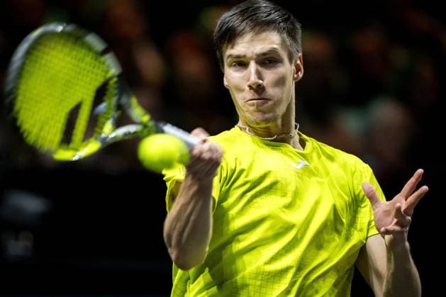 ROTTERDAM - Fabian Marozsan (HUN) in action against Andrey Rublev (RUS) on the fourth day of the ABN AMRO Open tennis tournament in Ahoy. ANP SANDER KING ABN AMRO Open - Day Four 2025 xVIxANPxSportx xxANPxIVx 519260022 originalFilename: 519260022.jpg