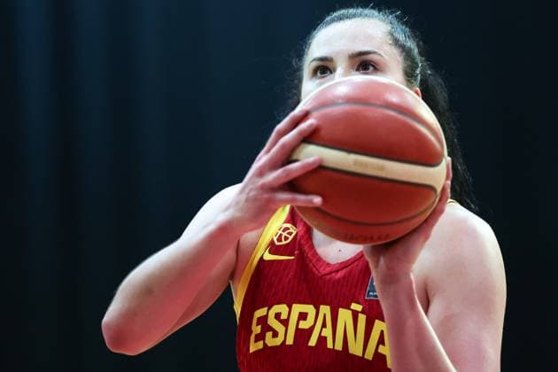 BASKETBALL - FIBA Quali, AUT vs ESP VIENNA,AUSTRIA,06.FEB.25 - BASKETBALL - FIBA Women s EURO Basket 2025, qualification, international match, Länderspiel, Nationalmannschaft Austria vs Spain. Image shows Megan Gustafson (ESP).  GEPAxpictures xArminxRauthner