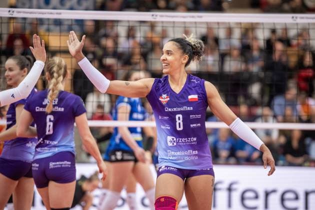 Sabrina De Jesus Machado (KS DevelopRes Rzeszow, 08) GER, Allianz MTV Stuttgart vs. KS DevelopRes Rzeszow, Volleyball, CEV Volleyball Champions League, Volleyball CL, VCL, Finalrunde, Achtelfinale, Spielzeit 2024 2025, 06.02.2025 GER, Allianz MTV Stuttgart vs. KS DevelopRes Rzeszow, Volleyball, CEV Volleyball Champions League, Volleyball CL, VCL, Finalrunde, Achtelfinale, Spielzeit 2024 2025, 06.02.2025 Stuttgart Copyright: xSandyxDinkelackerx EP_SDR