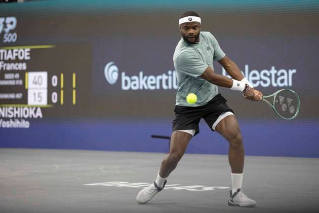 February 6, 2025, Frisco, Texas, USA: FRANCIS TIAFOE (USA) returns with a backhand in a singles match against YOSHIHITO NISHIOKA (JAP) during day six of the 2025 Dallas Open at the Star in Frisco, TX. YOSHIHITO NISHIOKA (JPN) defeated FRANCIS TIAFOE (USA), 3:6, 6:4, 6:4. Frisco USA - ZUMAh193 20250206_zsp_h193_010 Copyright: xDanielxMcGregor-Huyerx