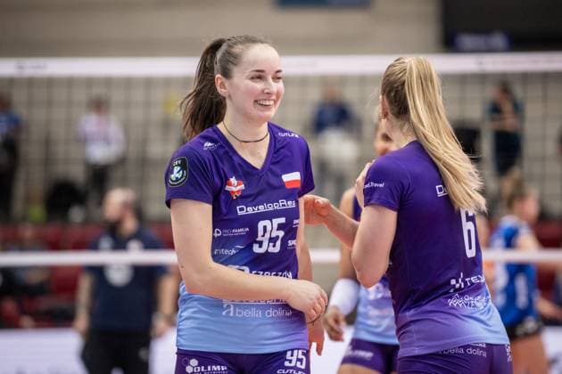 Magdalena Jurczyk (KS DevelopRes Rzeszow, 95) - Lachen, Freude GER, Allianz MTV Stuttgart vs. KS DevelopRes Rzeszow, Volleyball, CEV Volleyball Champions League, Volleyball CL, VCL, Finalrunde, Achtelfinale, Spielzeit 2024 2025, 06.02.2025 GER, Allianz MTV Stuttgart vs. KS DevelopRes Rzeszow, Volleyball, CEV Volleyball Champions League, Volleyball CL, VCL, Finalrunde, Achtelfinale, Spielzeit 2024 2025, 06.02.2025 Stuttgart Copyright: xSandyxDinkelackerx EP_SDR