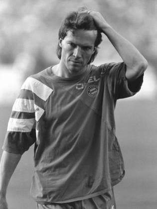 Archivbilder der Woche SPORT KW06 Fussball, Bundesliga, Spieler Lothar Matthäus, FC Bayern München im August 1993, Deutschland, Europa Football, Bundesliga, player Lothar Matthäus, FC Bayern Munich in August 1993, Germany, Europe Copyright: imageBROKER malafo hn iblmsl12319748.jpg Bitte beachten Sie die gesetzlichen Bestimmungen des deutschen Urheberrechtes hinsichtlich der Namensnennung des Fotografen im direkten Umfeld der Veröffentlichung Fussball, Bundesliga, Spieler Lothar Matthäus, FC Bayern München im August 1993, Deutschland, Europa Football, Bundeslig imago images 0798245155