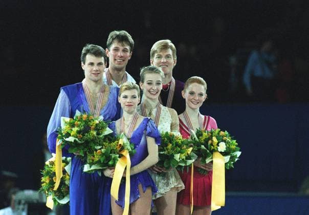 Archivbilder der Woche SPORT KW05 From Left to Right:- VADIM NAUMOV and EVGENIA SHISHKOVA. Russian Figure Skaters. RADKA KOVARIKOVA and RENE NOVOTNY. Czech Figure Skaters. TODD SAND and JENNI MENO. American Figure Skaters. (Seen at the World Figure Skating Championships 1995) COMPULSO From Left to Right:- VADIM NAUMOV and EVGENIA SHISHKOVA. Russian Figure Skaters. RADKA KOVARIKOVA and RENE NOVOTNY. Czech Figure Skaters. TODD SAND and JENNI MENO. American Figure Skaters. Seen at the World Figure skating, Eiskunstlauf Championships 1995 COMPULSO From Left to Right:- VADIM NAUMOV and EVGENIA SHISHKOVA. Russian Figure Skaters. RADKA KOVARIKOVA and RENE NOVOTNY. Czech Figure Skaters. TODD SAND and JENNI MENO. American Figure Skaters. Seen at the World Figure Skating Championships 1995 COMPULSORY CREDIT: Talking Photoshot Photo UGL 009208 H-33 08.03.1995, Credit:Photoshot Avalon United Kingdom  Copyright: xPhotoshotx xAvalonx 0504058916 United Kingdom  Copyright: xIMAGO Avalon.redx 0798650273st