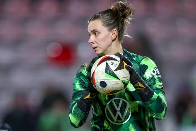 07.02.2025, Frauen Fußball, 1. FC Köln - VfL Wolfsburg, 1. Fußball Bundesliga, Franz-Kremer-Stadion, Saison 2024 2025: Torwart Anneke Borbe (VfL Wolfsburg 30) DFB regulations prohibit any use of photographs as image sequences and or quasi-video. Nordrhein-Westfalen Deutschland