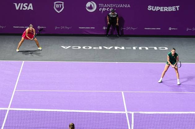 Transylvania Open 2025 - WTA, Tennis Damen 250 Tournament - Day 5 - Quarterfinals Irina-Camelia Begu and Sorana Cirstea are in action during the quarterfinals of the Transylvania Open 2025, a WTA 250 tournament, at BT Arena in Cluj-Napoca, Romania, on February 7, 2025 Cluj-Napoca Romania  Copyright: xFlaviuxBuboix originalFilename:buboi-notitle250207_npESW.jpg