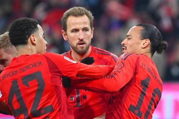 Torjubel v.re:Leroy SANE (Bayern Muenchen), Harry KANE (Bayern Muenchen), Jamal MUSIALA (Bayern Muenchen) nach Tor zum 2-0,Jubel,Freude,Begeisterung,Aktion. Fussball 1. Bundesliga Saison 2024 2025, 21.Spieltag, Spieltag21 FC Bayern Muenchen - SV Werder Bremen 3-0 am 07.02.2025 , A L L I A N Z A R E N A.