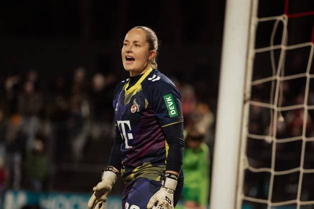 07.02.25, Frauen, Fussball, 1.BL, Saison 2024 2025, 1.FC Köln - VfL Wolfsburg, 13. Spieltag Aurora Mikalsen 23 vom 1.FC Koeln ruft im Tor KOELN Franz-Kremer-Stadion NRW Deutschland