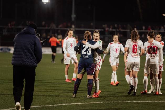 07.02.25, Frauen, Fussball, 1.BL, Saison 2024 2025, 1.FC Köln - VfL Wolfsburg, 13. Spieltag Aurora Mikalsen 23 vom 1.FC Koeln (l.) jubelt mit Alena Bienz 11 vom 1.FC Koeln KOELN Franz-Kremer-Stadion NRW Deutschland